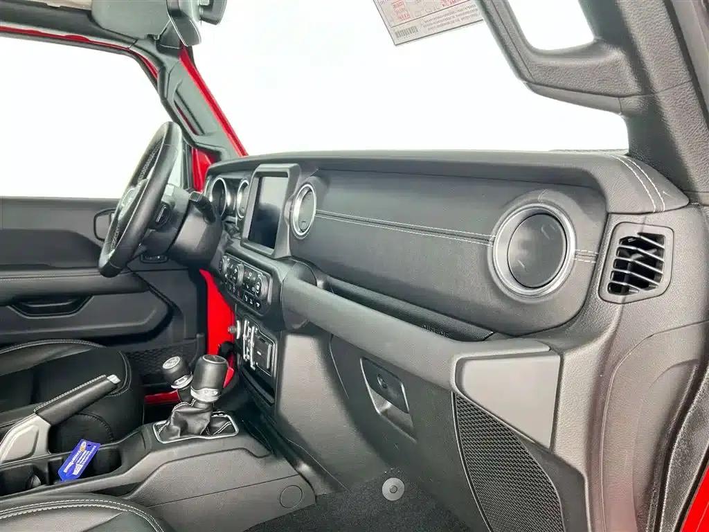 Gladiator 2022 3.6L First Edition — миниатюра 30
