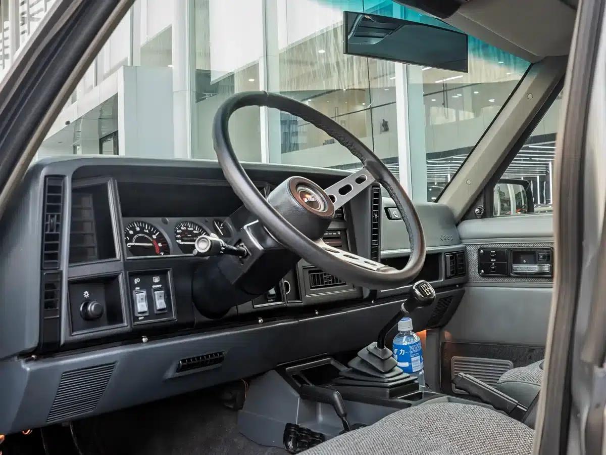 Beijing Jeep 2002 4.0L Manual 4WD — миниатюра 4