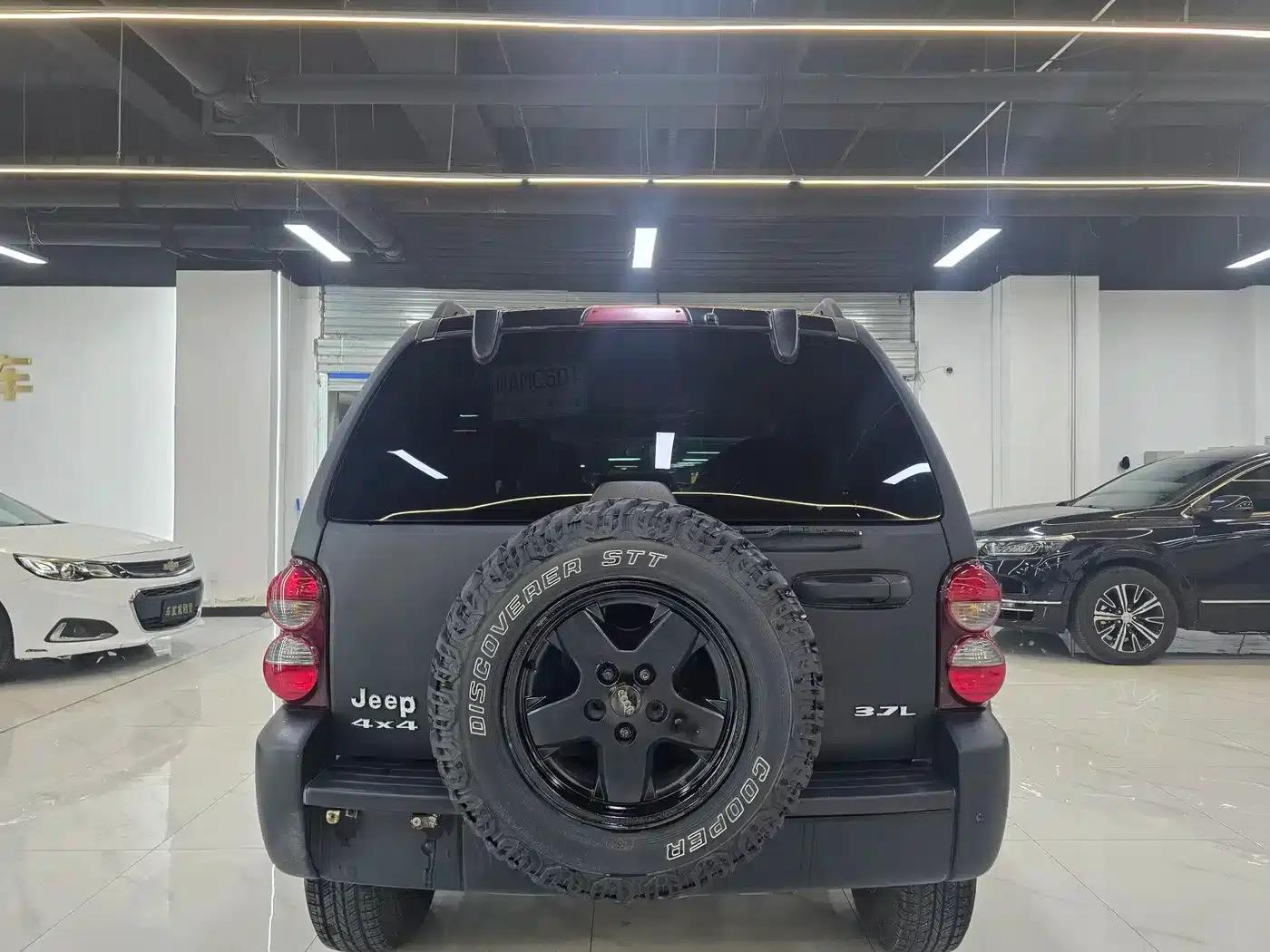 2004 Liberty 3.7L — миниатюра 3