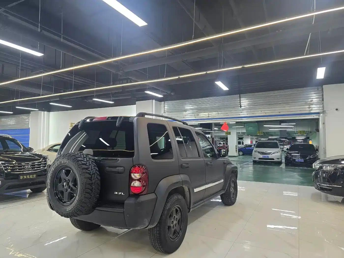 2004 Liberty 3.7L — миниатюра 4
