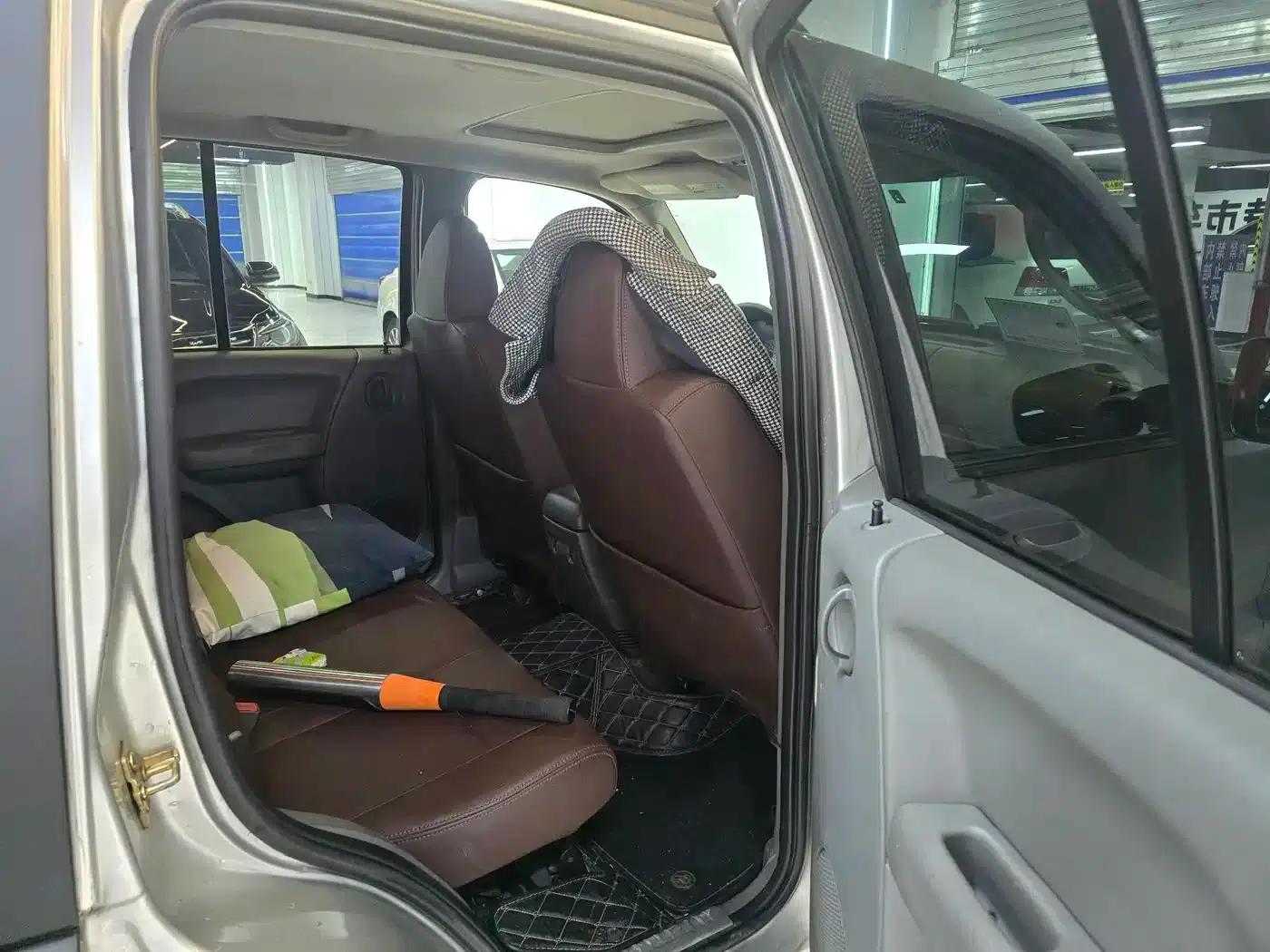 2004 Liberty 3.7L — миниатюра 7