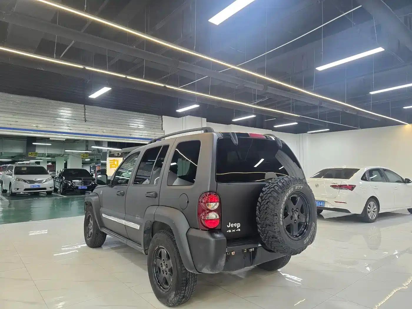 2004 Liberty 3.7L — миниатюра 10