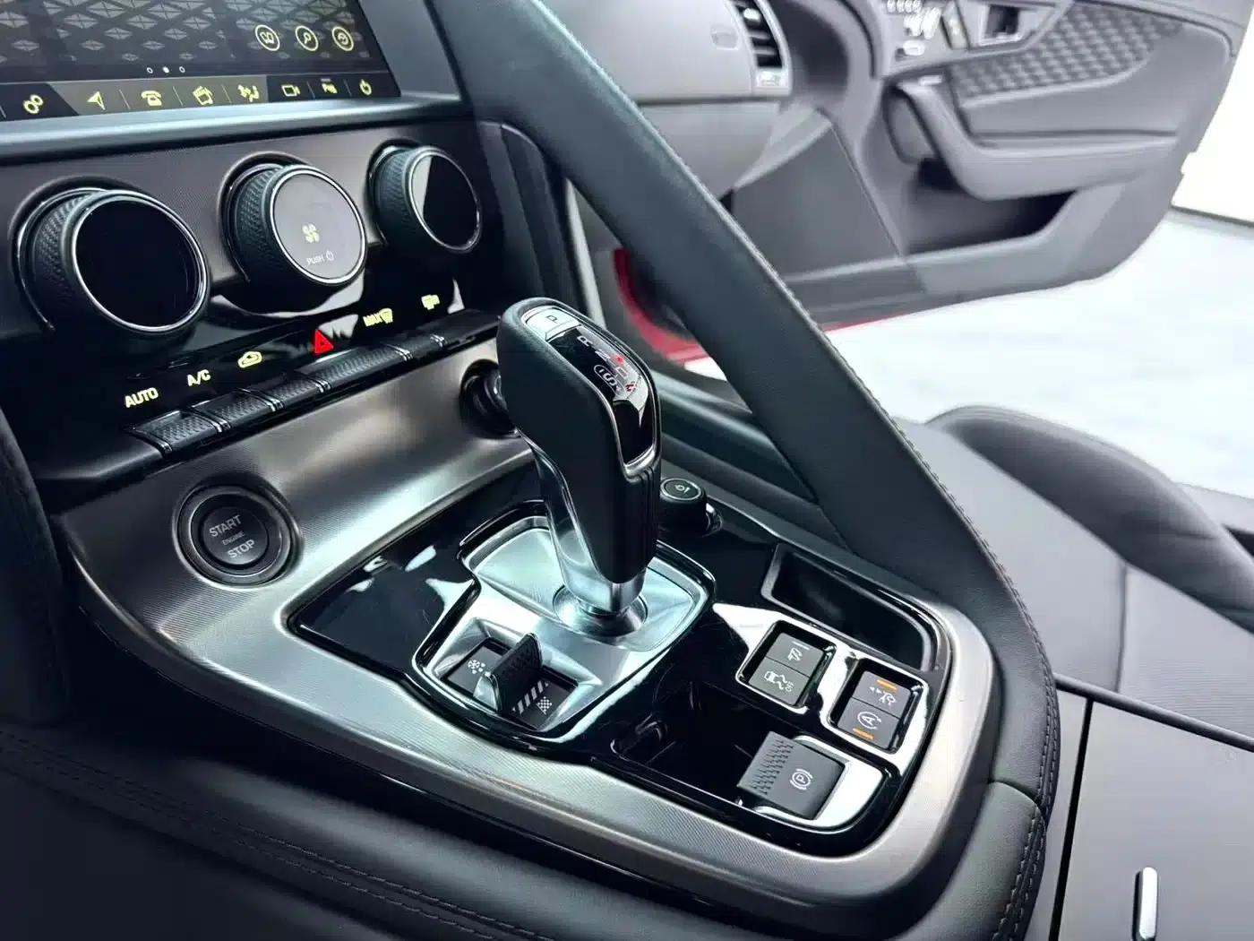 Jaguar F-TYPE 2024 P300 75th Anniversary Edition Hardtop — миниатюра 8