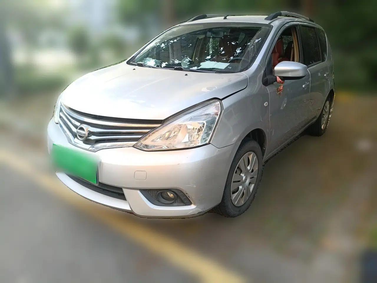 Nissan Livina 2013 1.6XE Manual Comfort Edition — миниатюра 1