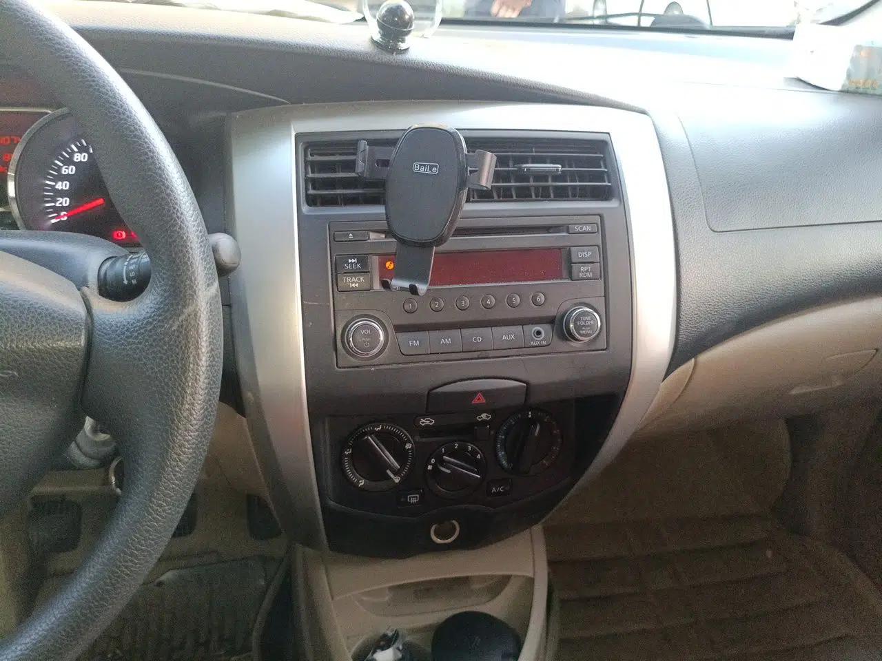 Nissan Livina 2013 1.6XE Manual Comfort Edition — миниатюра 14