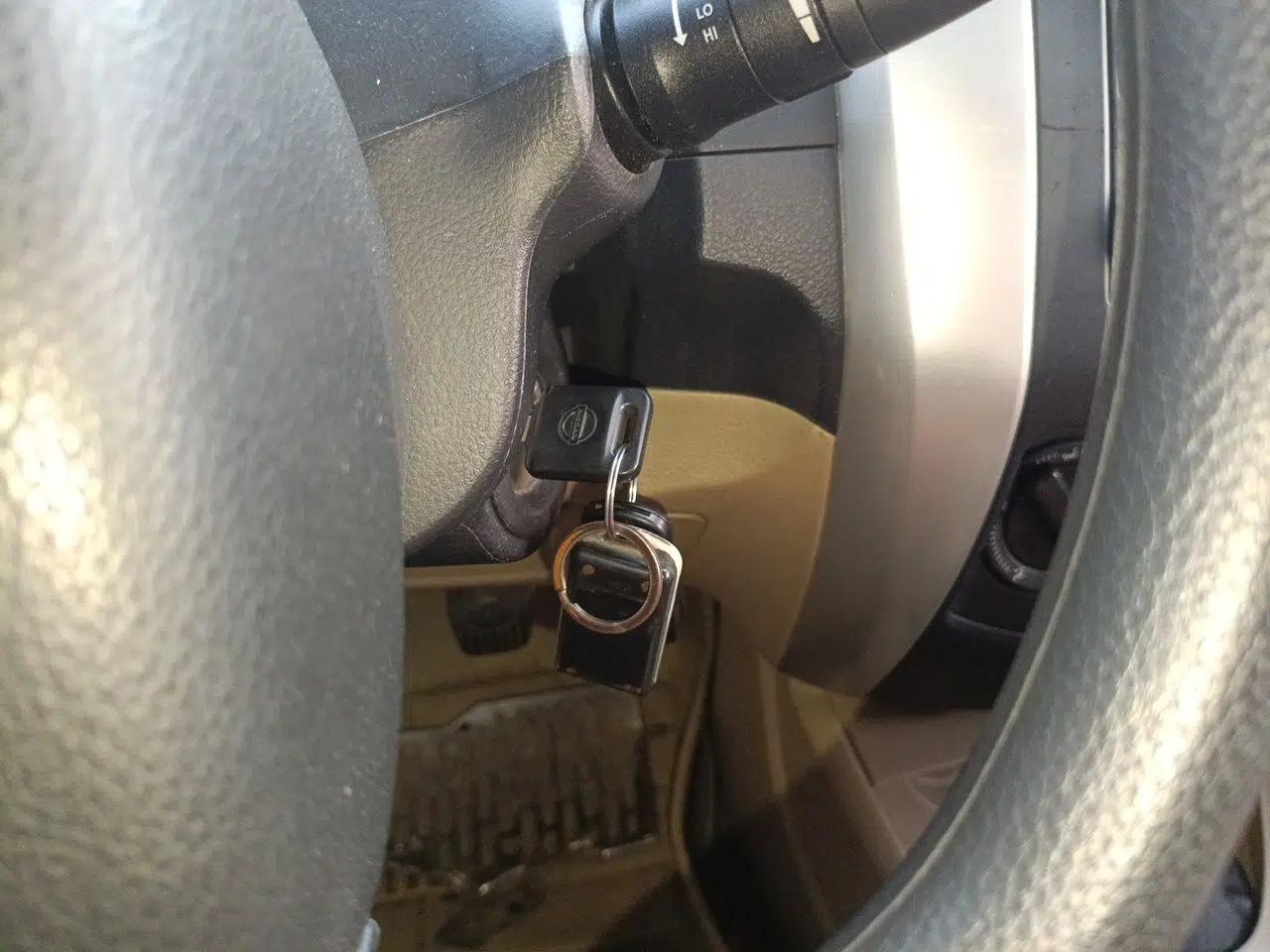 Nissan Livina 2013 1.6XE Manual Comfort Edition — миниатюра 9