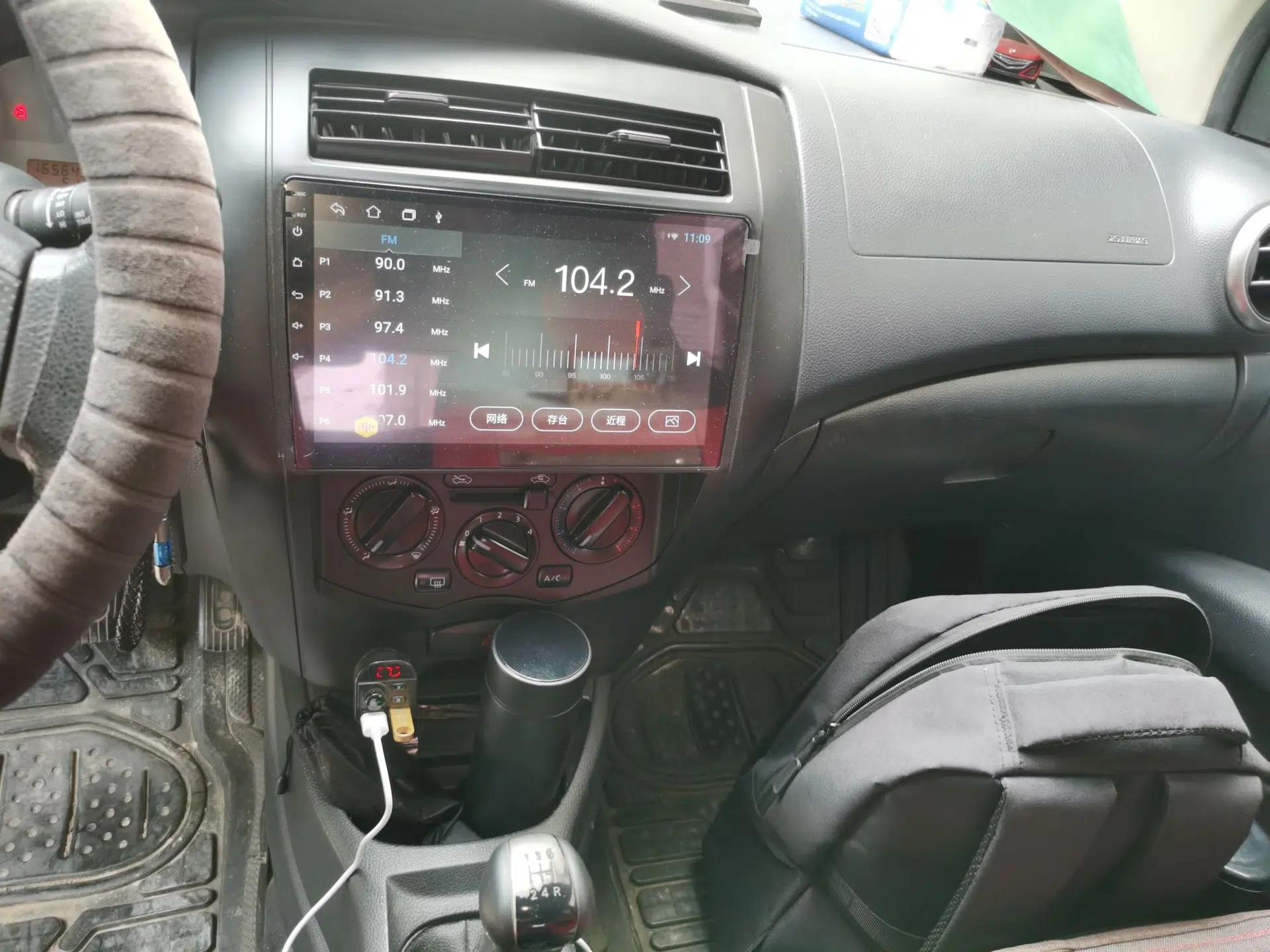 Nissan Livina 2010 Jingyue Edition 1.6L Manual All-Around Model — миниатюра 14