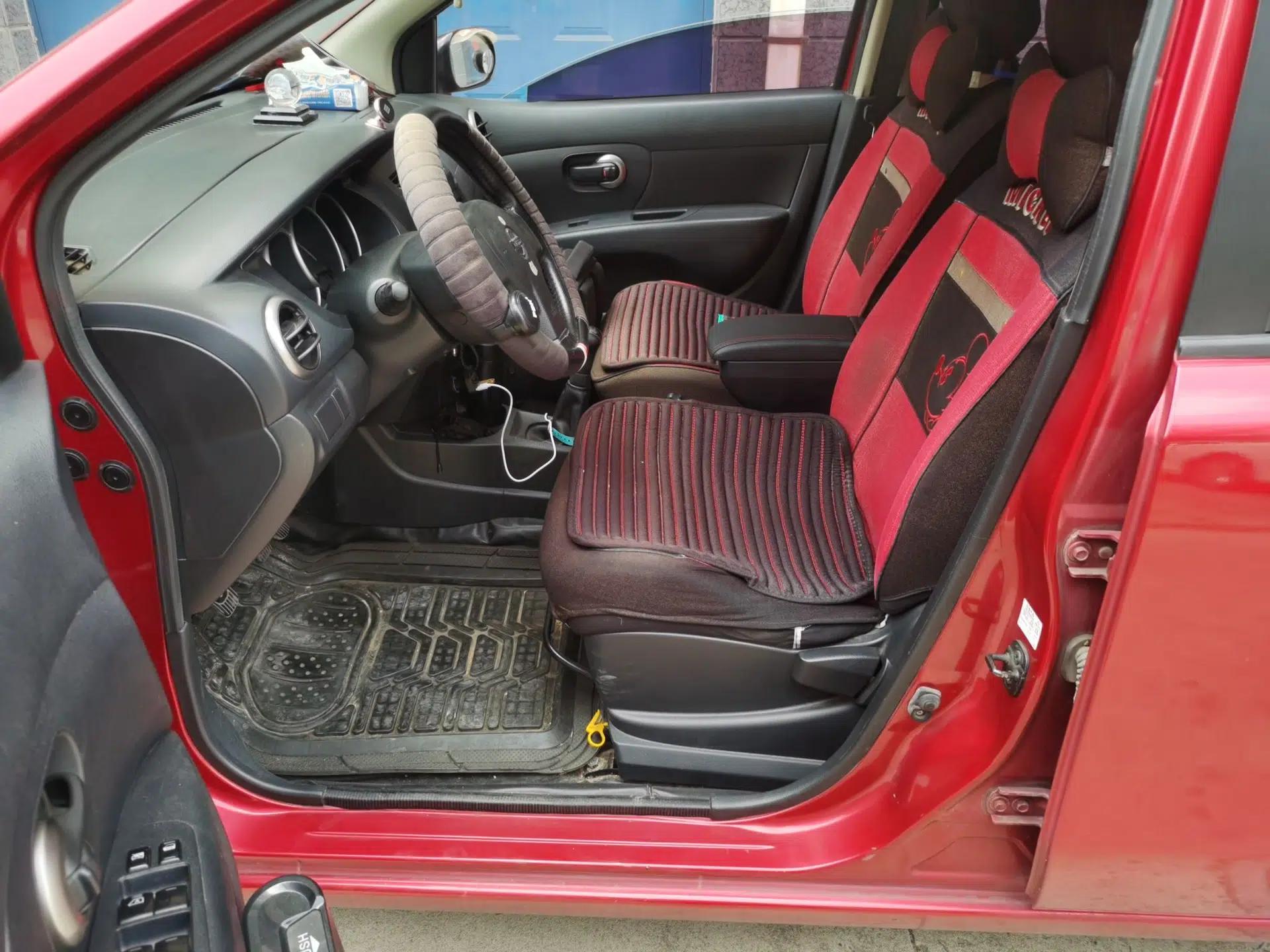 Nissan Livina 2010 Jingyue Edition 1.6L Manual All-Around Model — миниатюра 16