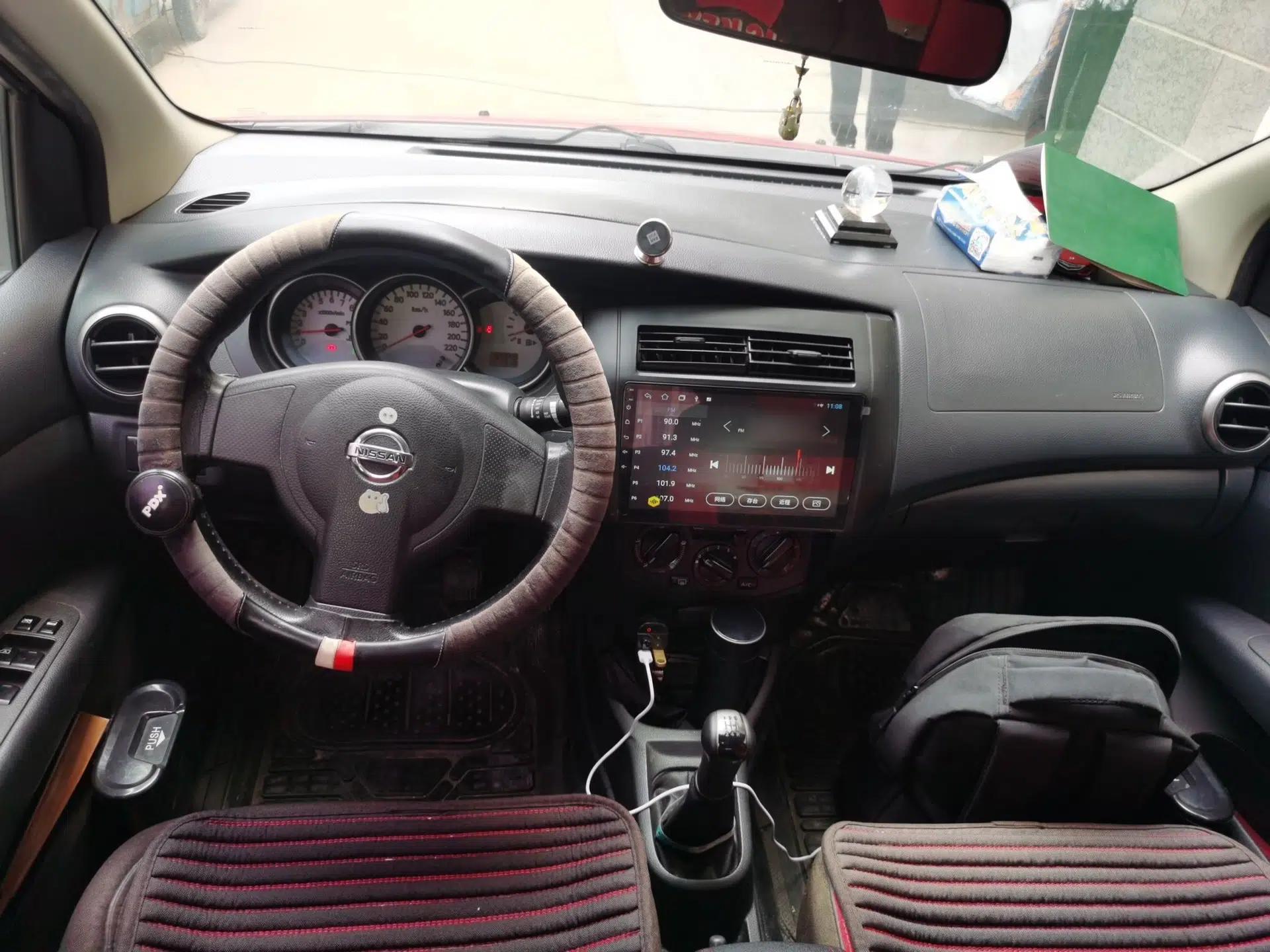 Nissan Livina 2010 Jingyue Edition 1.6L Manual All-Around Model — миниатюра 10
