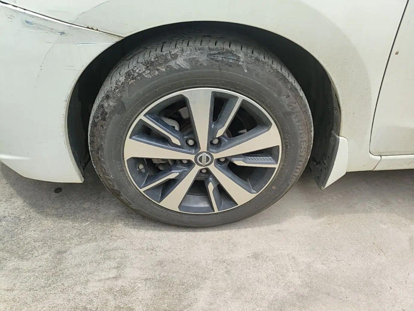 Nissan Lannia 2016 1.6L CVT Cool Edition — миниатюра 9
