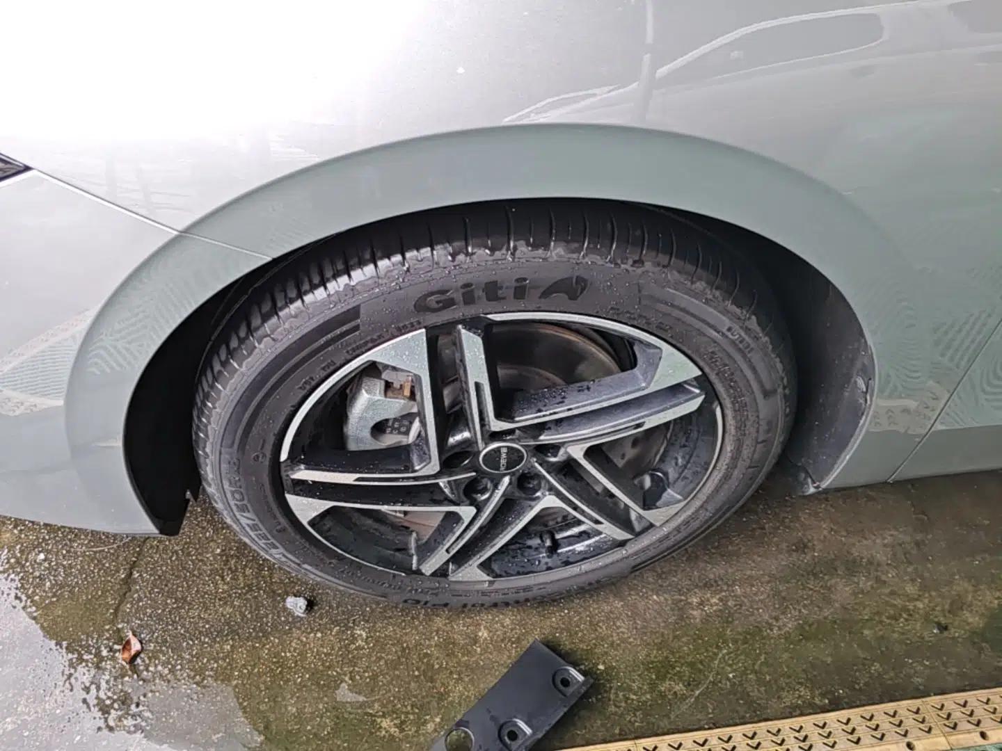Roewe D7 2023 DMH 125km Flagship Edition — миниатюра 9