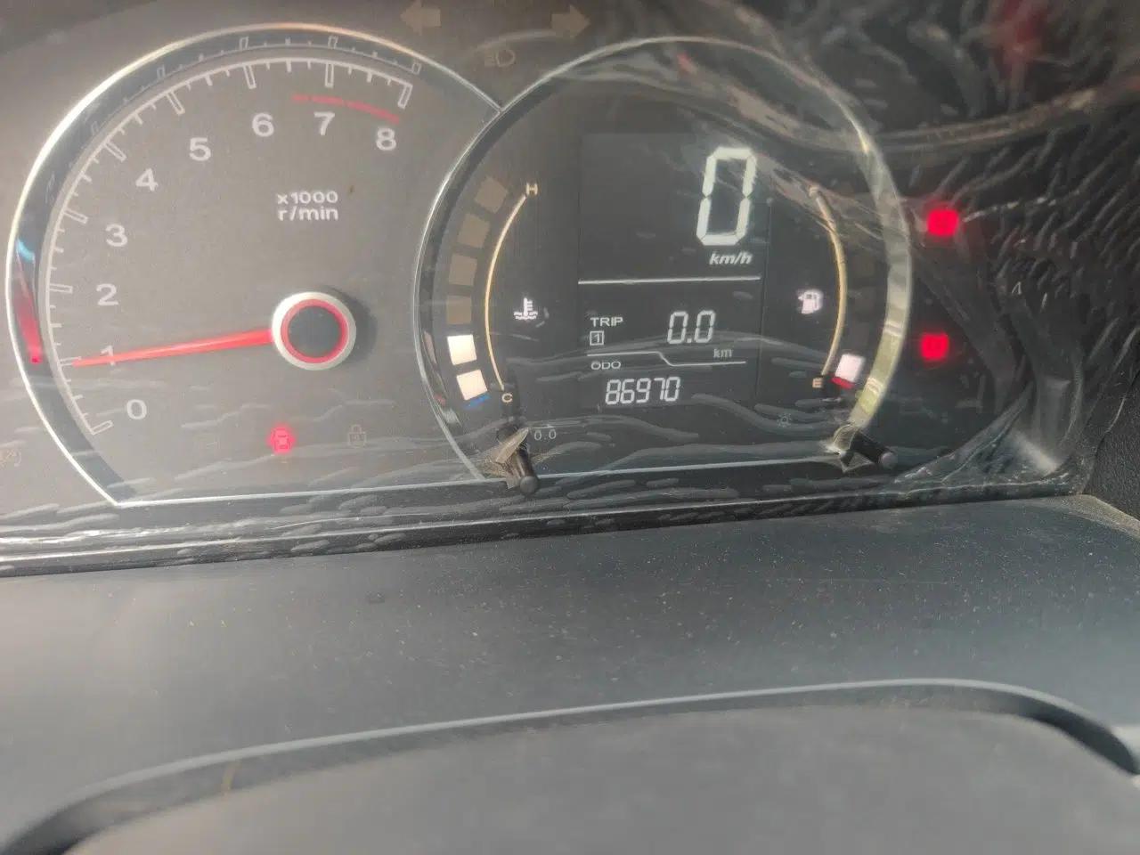 Roewe 350 2015 1.5L Manual Luxury Sunroof Edition — миниатюра 13