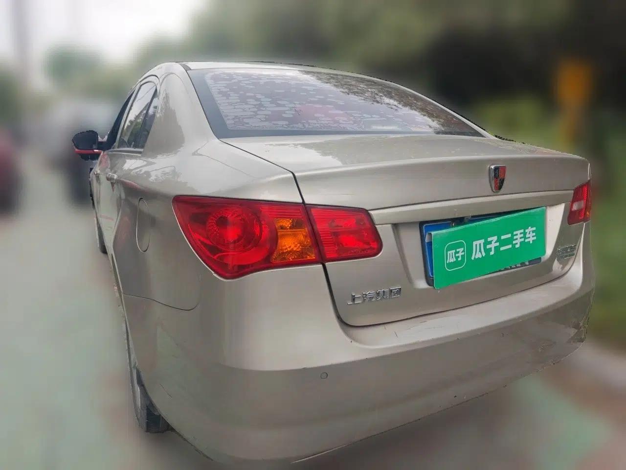 Roewe 350 2015 1.5L Manual Luxury Sunroof Edition — миниатюра 4
