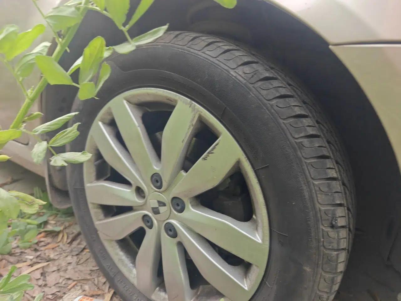Roewe 350 2015 1.5L Manual Luxury Sunroof Edition — миниатюра 8