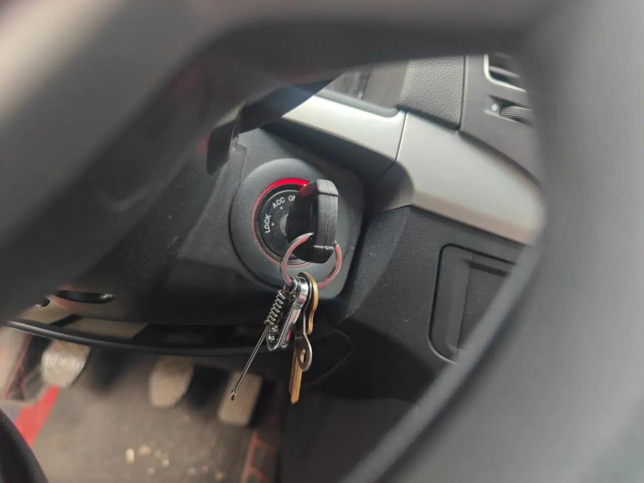 Roewe 350 2015 1.5L Manual Luxury Sunroof Edition — миниатюра 9