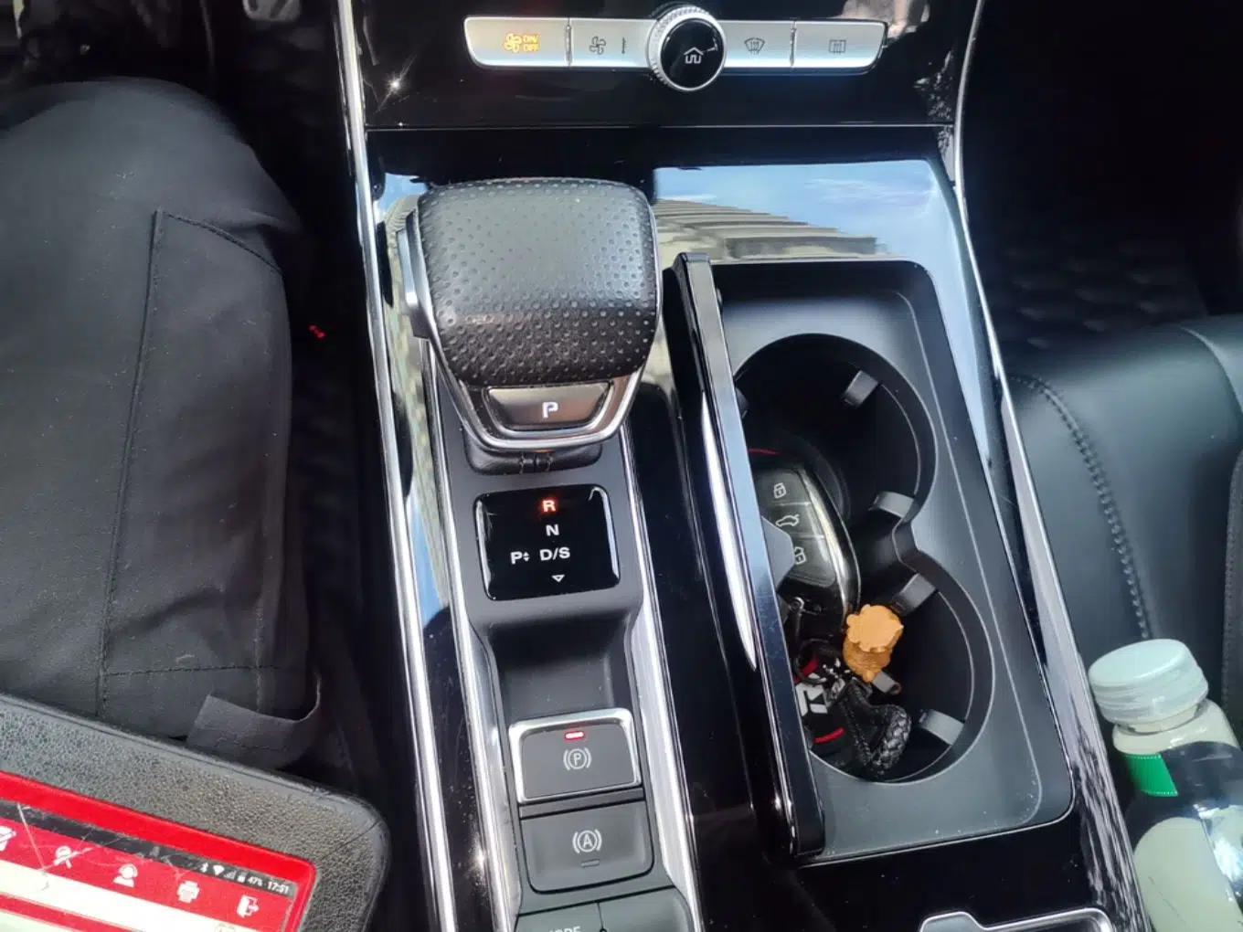 Roewe RX5 MAX 2021 Supreme Series 400TGI Automatic Smart Cabin Prestige Edition — миниатюра 16