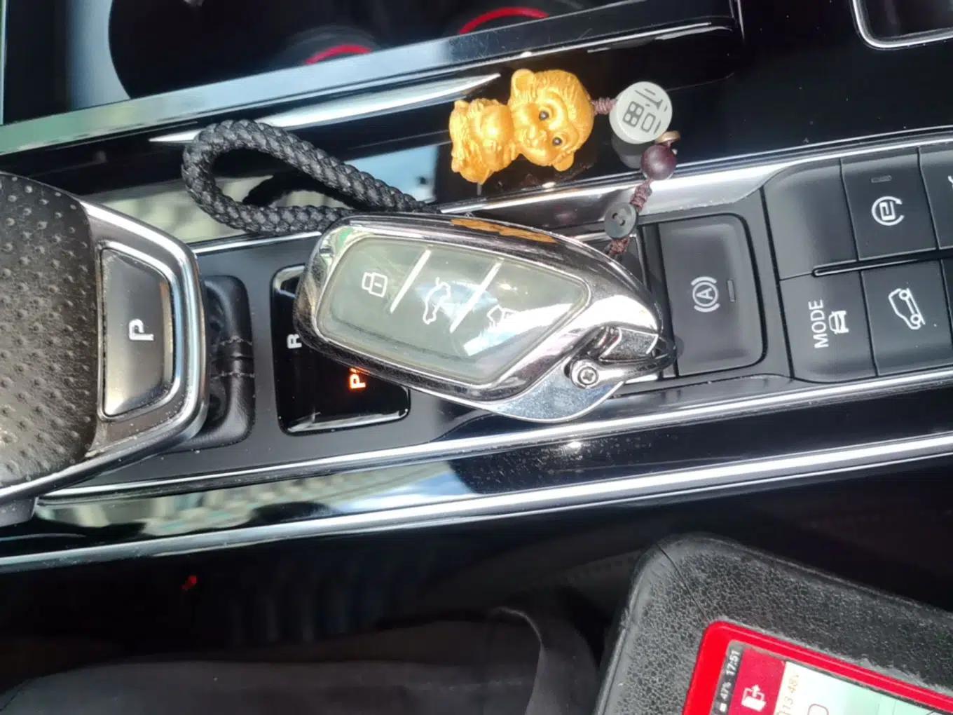 Roewe RX5 MAX 2021 Supreme Series 400TGI Automatic Smart Cabin Prestige Edition — миниатюра 22