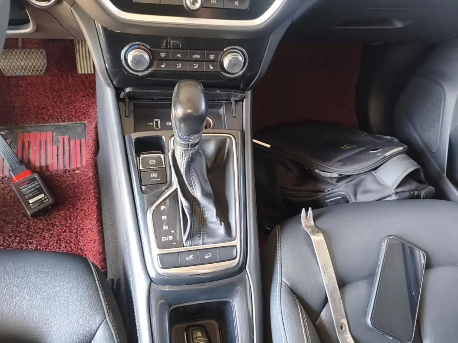Roewe RX3 2018 1.6L CVT Flagship Edition — миниатюра 16
