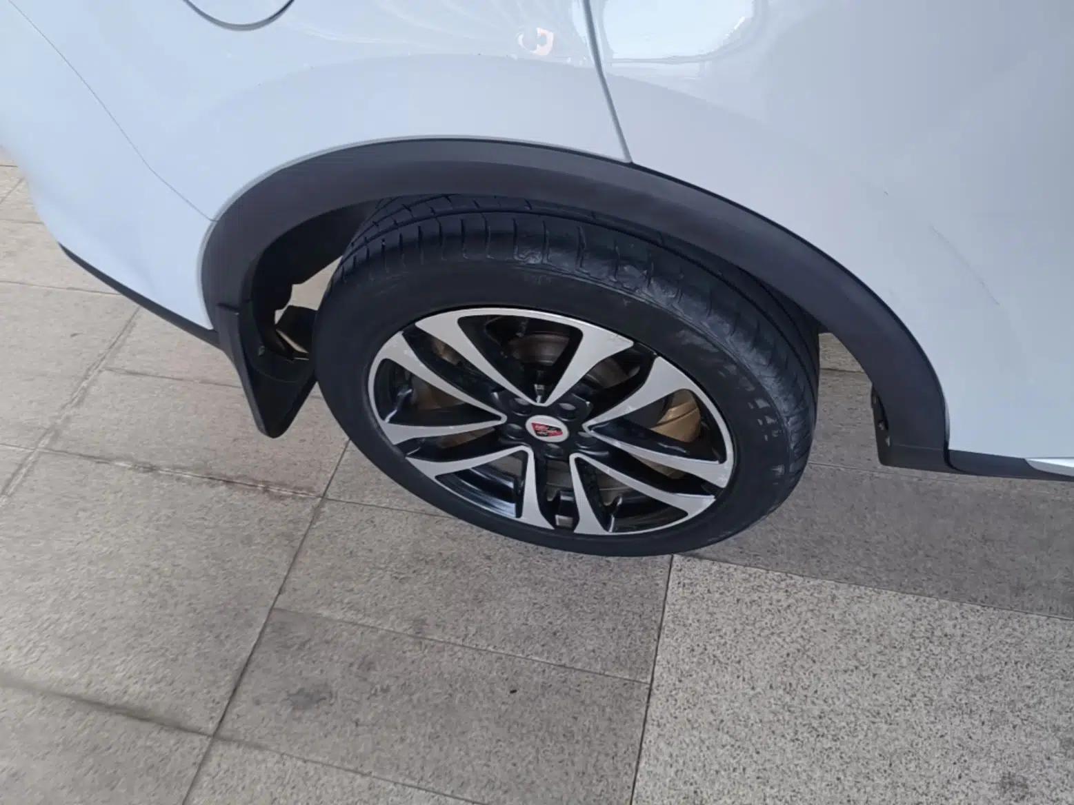 Roewe RX3 2018 1.6L CVT Flagship Edition — миниатюра 10