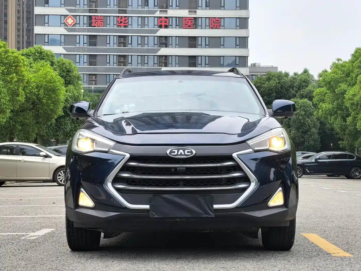 Refine S7 2018 Sport Edition 1.5T Automatic Comfort 5-seater — миниатюра 2