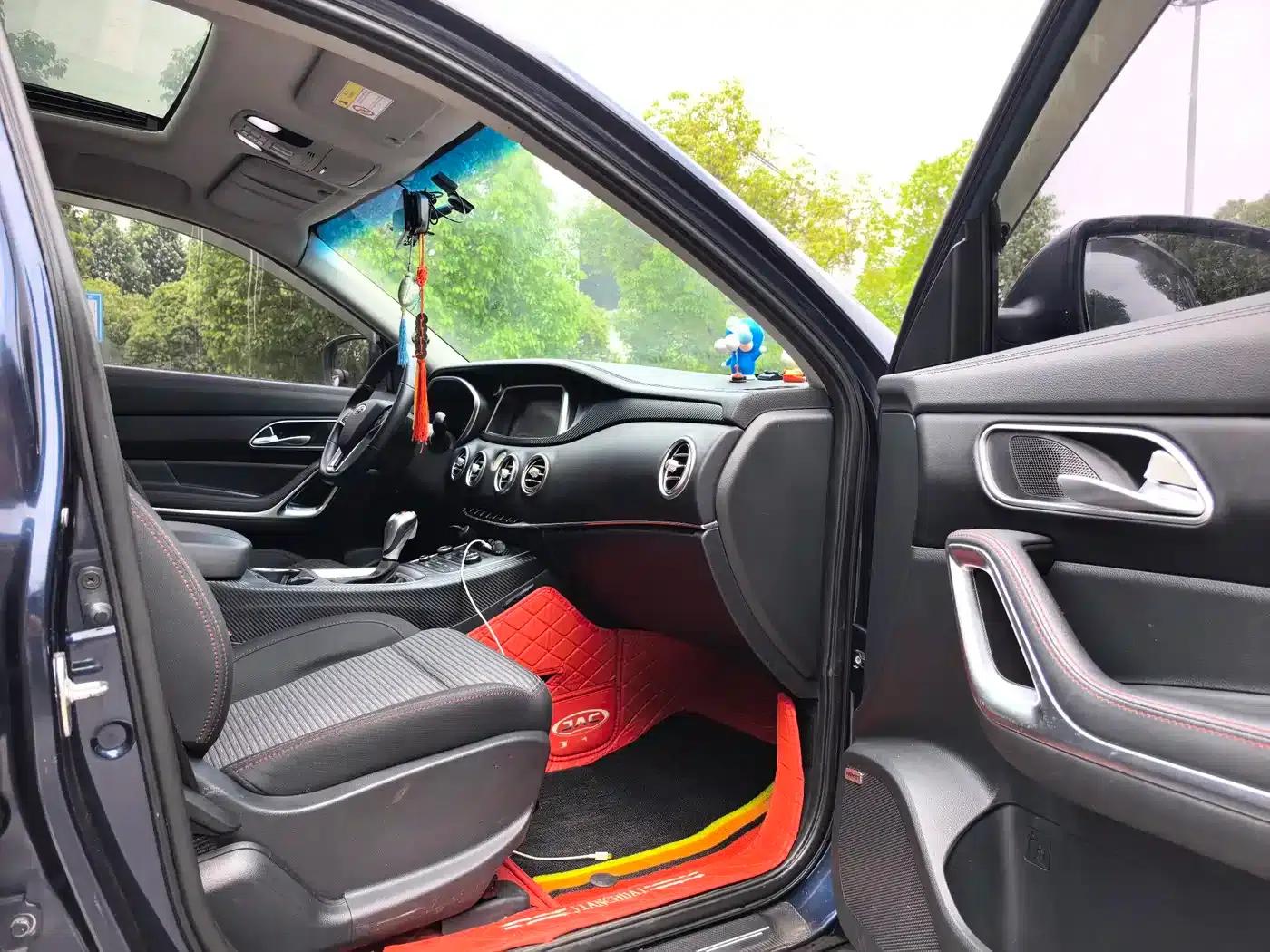 Refine S7 2018 Sport Edition 1.5T Automatic Comfort 5-seater — миниатюра 17