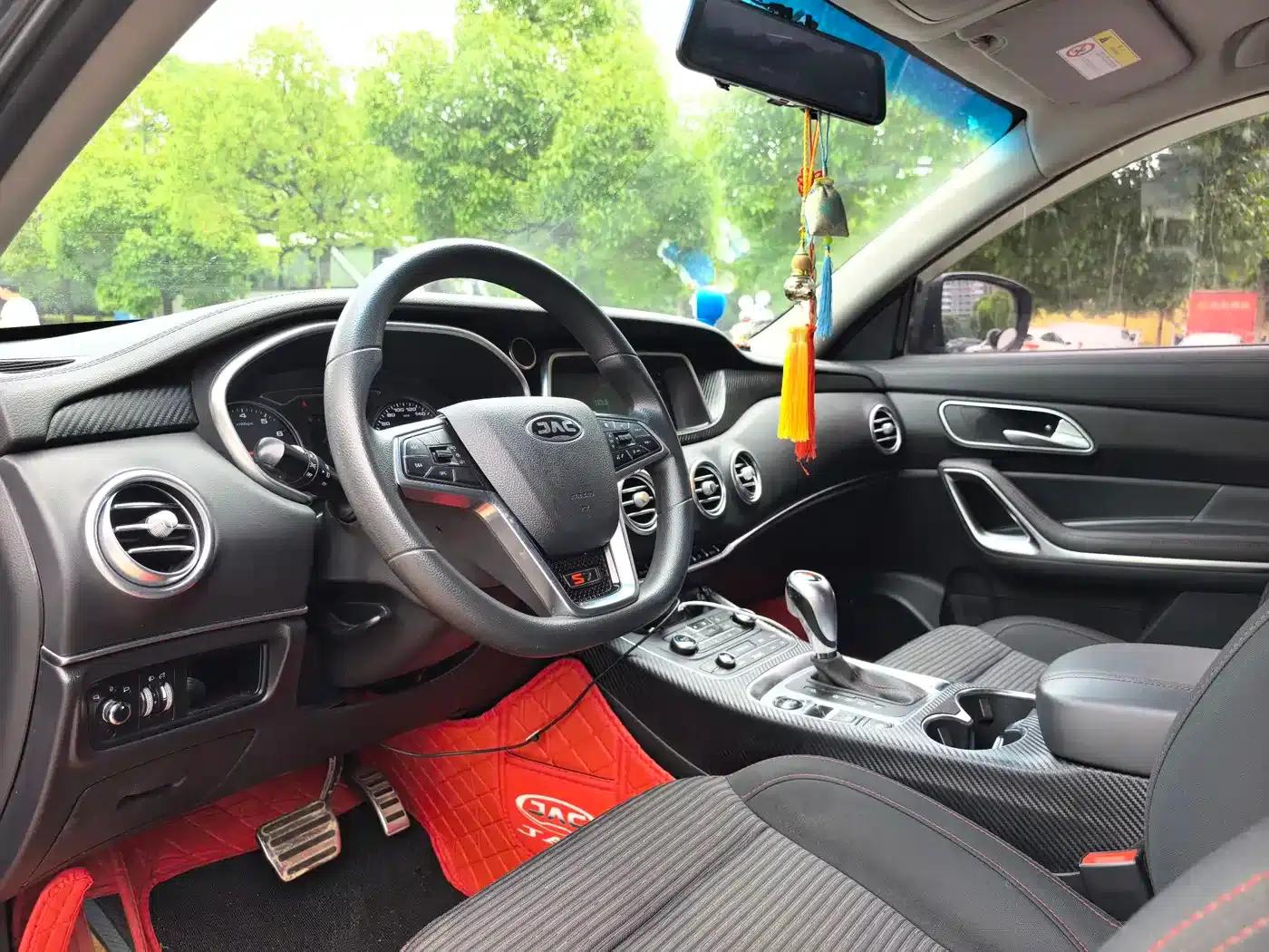 Refine S7 2018 Sport Edition 1.5T Automatic Comfort 5-seater — миниатюра 6