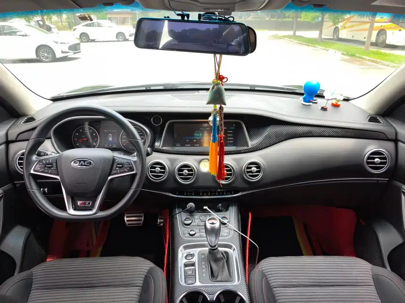 Refine S7 2018 Sport Edition 1.5T Automatic Comfort 5-seater — миниатюра 7