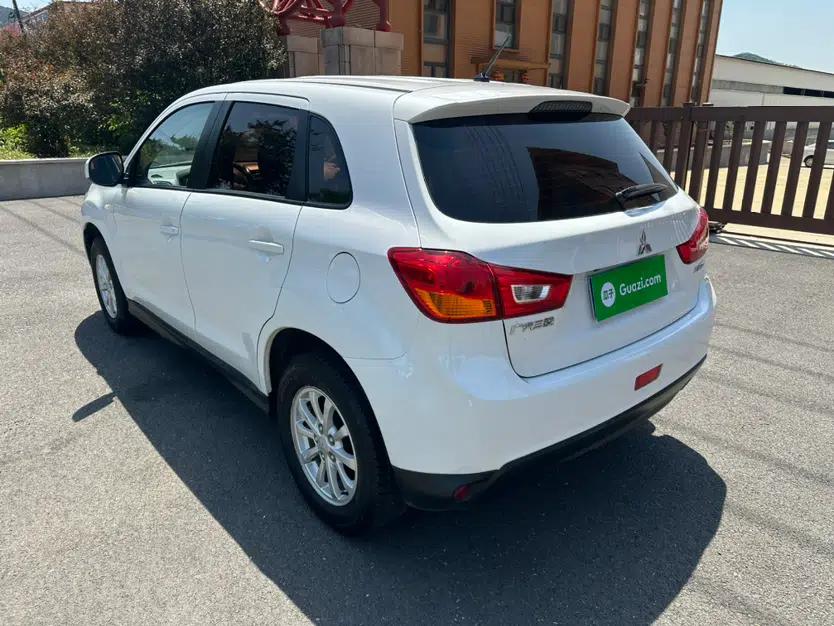 Mitsubishi ASX 2013 2.0L CVT Two-Wheel Drive Elite Edition — миниатюра 13