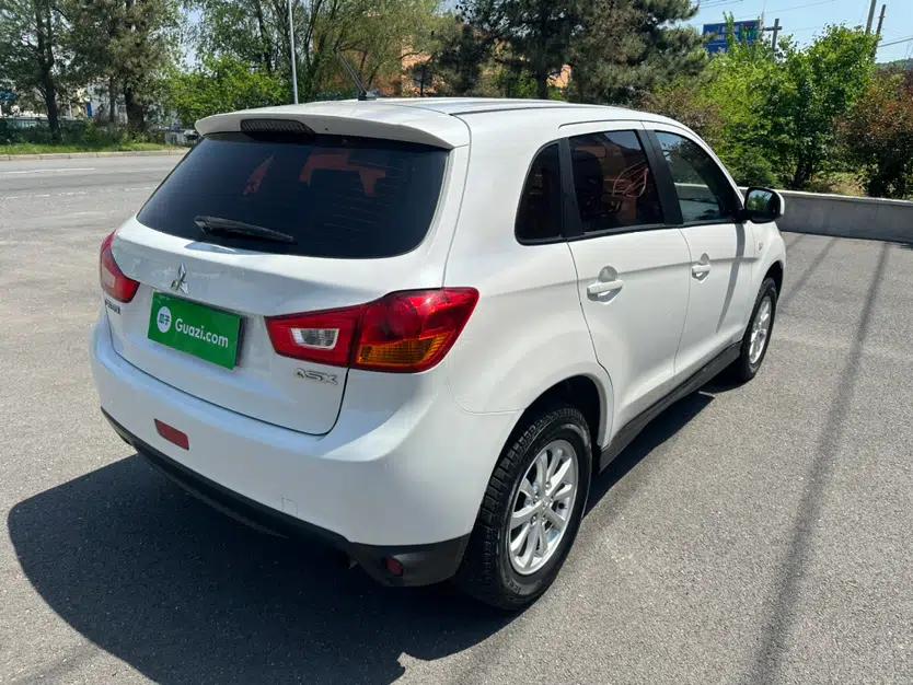 Mitsubishi ASX 2013 2.0L CVT Two-Wheel Drive Elite Edition — миниатюра 3