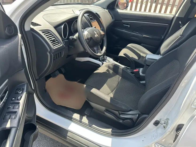 Mitsubishi ASX 2013 2.0L CVT Two-Wheel Drive Elite Edition — миниатюра 23