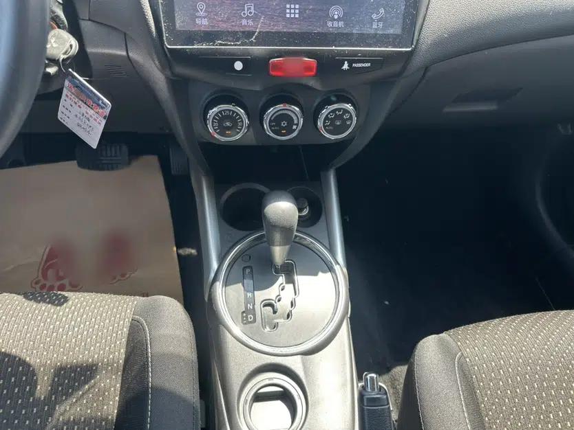 Mitsubishi ASX 2013 2.0L CVT Two-Wheel Drive Elite Edition — миниатюра 24