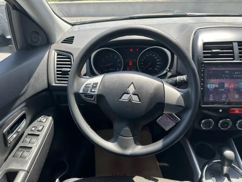 Mitsubishi ASX 2013 2.0L CVT Two-Wheel Drive Elite Edition — миниатюра 26