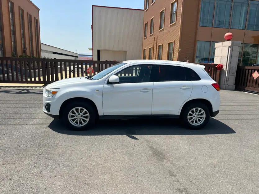 Mitsubishi ASX 2013 2.0L CVT Two-Wheel Drive Elite Edition — миниатюра 4