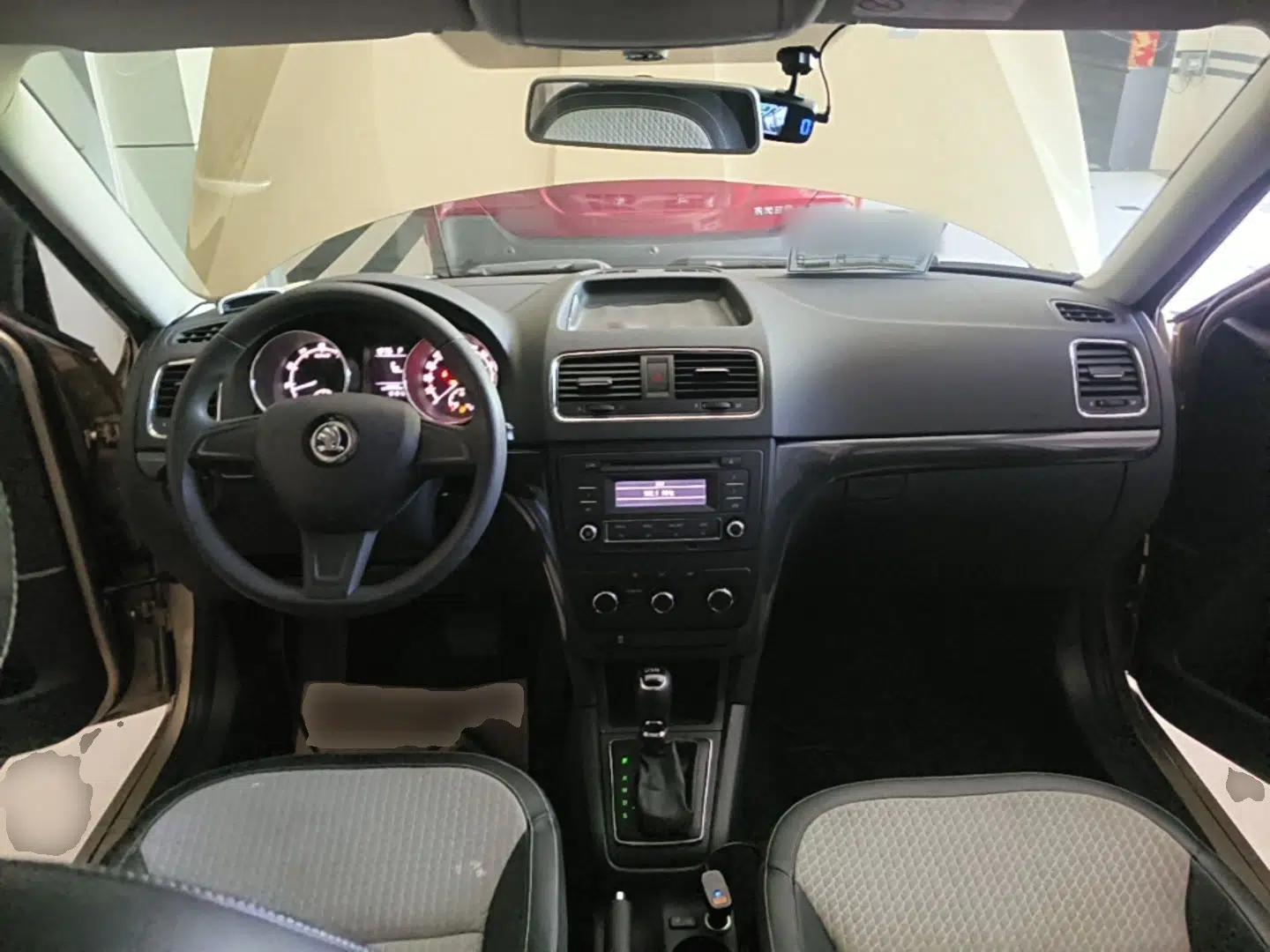Skoda Yeti 2016 1.4TSI DSG Advanced Edition — миниатюра 13