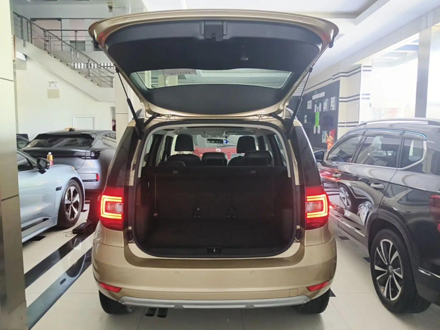 Skoda Yeti 2016 1.4TSI DSG Advanced Edition — миниатюра 22