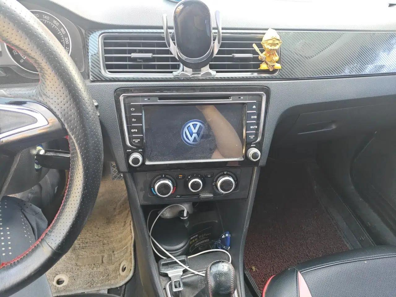Skoda Rapid Spaceback 2014 1.6L Manual Enjoyment Edition — миниатюра 14