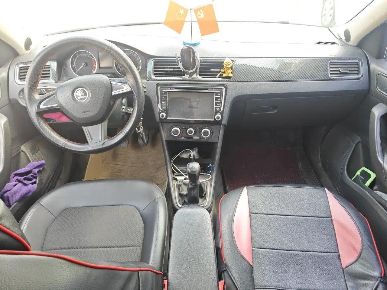 Skoda Rapid Spaceback 2014 1.6L Manual Enjoyment Edition — миниатюра 10