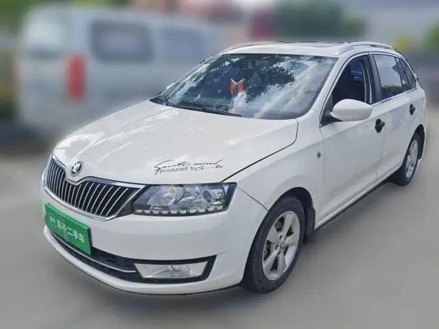 Skoda Rapid Spaceback 2014 1.6L Manual Enjoyment Edition