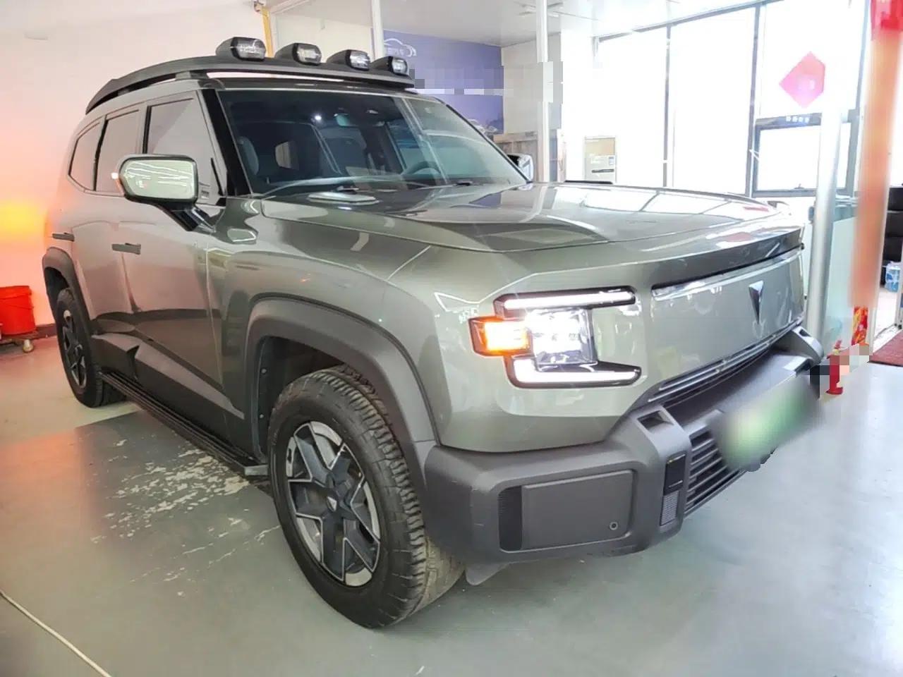 Deepal G318 2024 Four-Wheel-Drive Air Suspension Model — миниатюра 3