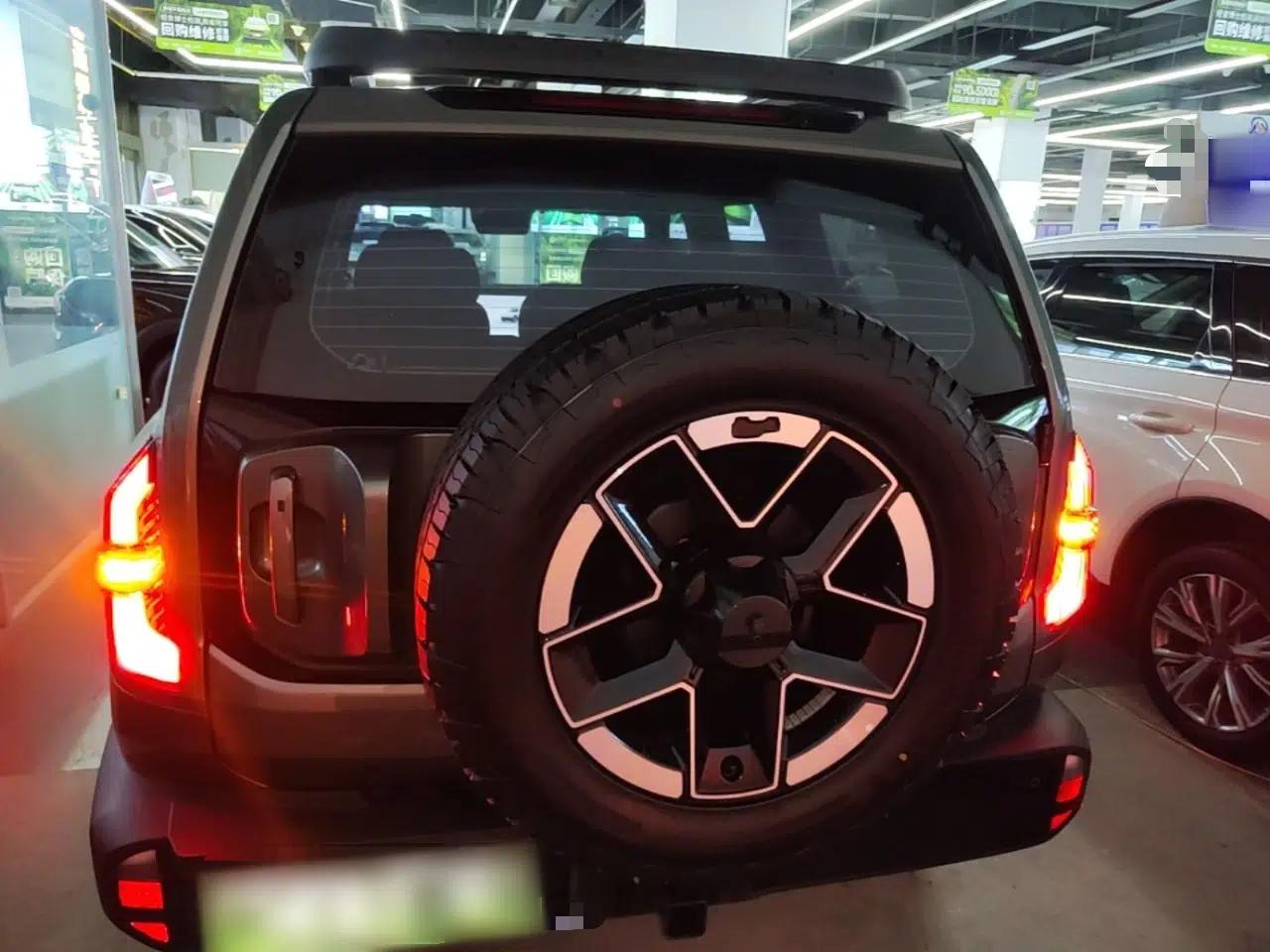 Deepal G318 2024 Four-Wheel-Drive Air Suspension Model — миниатюра 5