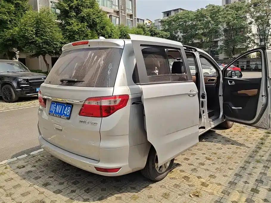 Jinbei F50 2017 Model 1.6L Manual Comfort Edition — миниатюра 3