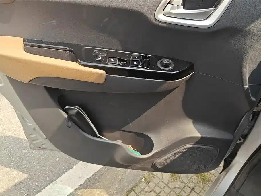 Jinbei F50 2017 Model 1.6L Manual Comfort Edition — миниатюра 7