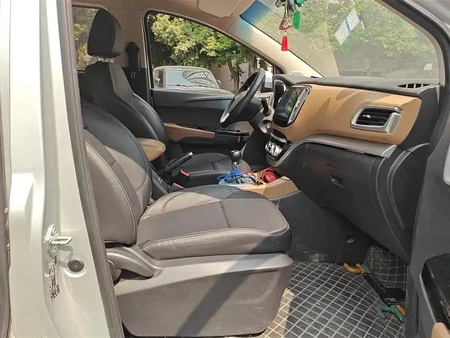 Jinbei F50 2017 Model 1.6L Manual Comfort Edition — миниатюра 8