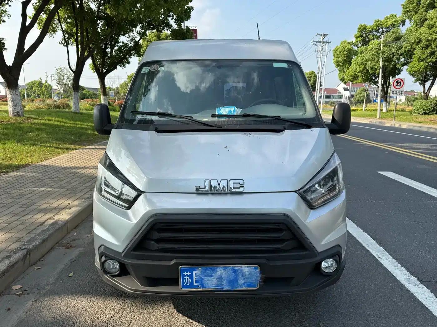 Teshun 2021 2.8T Space King Standard Short Wheelbase Mid-High Roof 6-Seater Diesel National VI JX493 — миниатюра 2