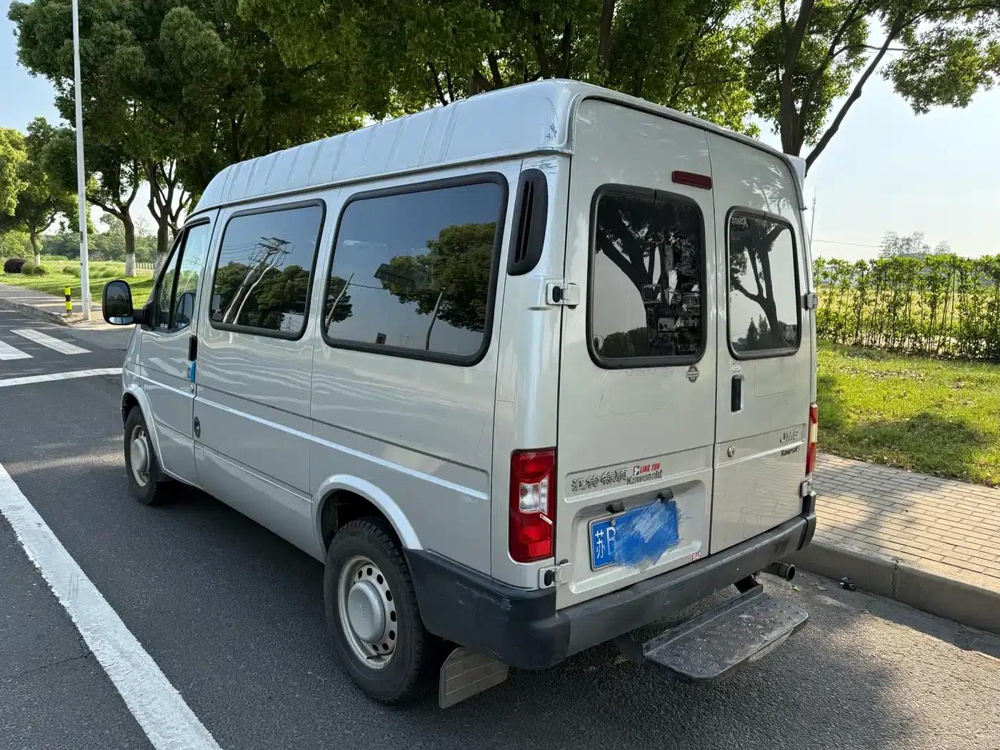 Teshun 2021 2.8T Space King Standard Short Wheelbase Mid-High Roof 6-Seater Diesel National VI JX493 — миниатюра 4