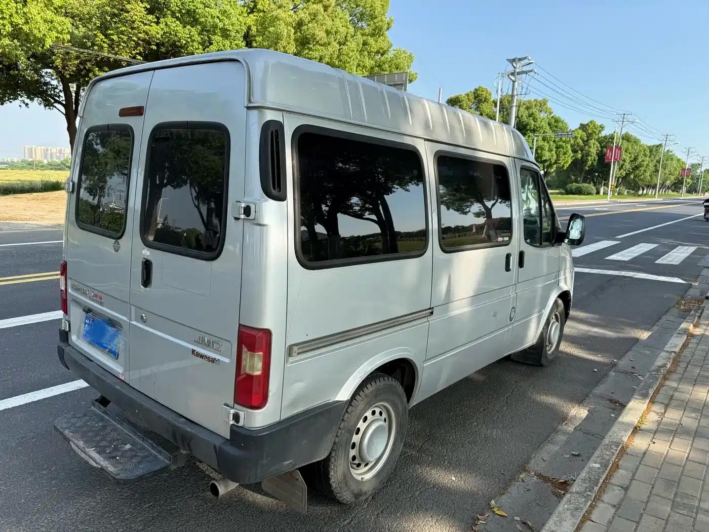 Teshun 2021 2.8T Space King Standard Short Wheelbase Mid-High Roof 6-Seater Diesel National VI JX493 — миниатюра 6