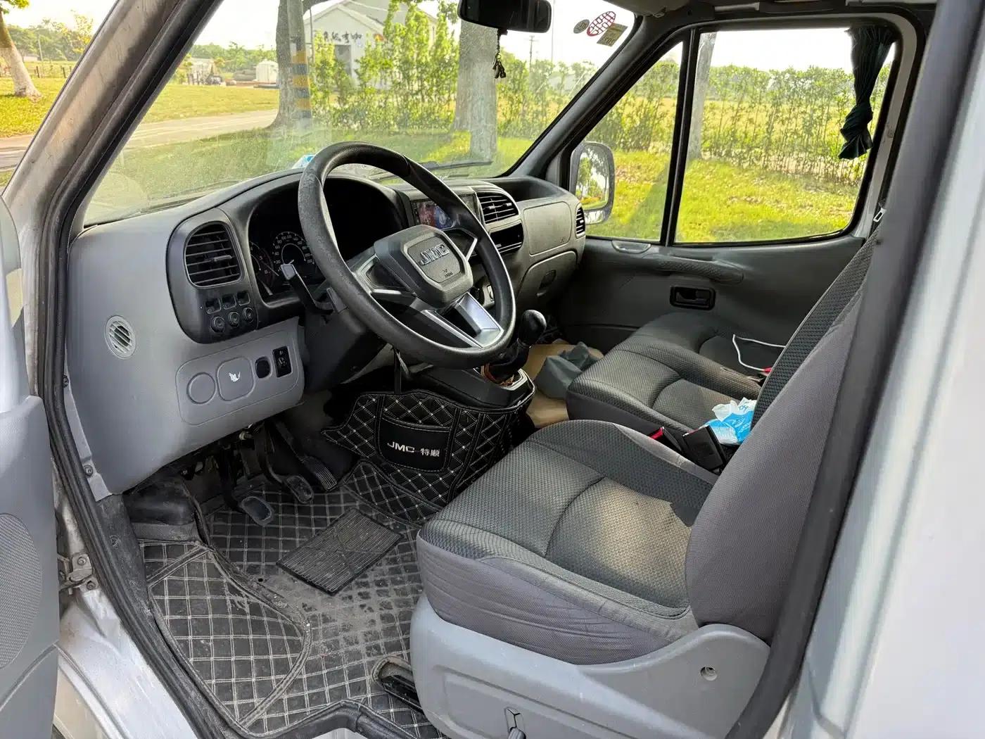 Teshun 2021 2.8T Space King Standard Short Wheelbase Mid-High Roof 6-Seater Diesel National VI JX493 — миниатюра 7