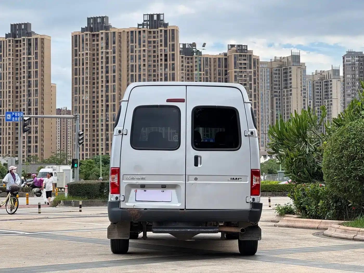 Teshun 2021 2.8T Space King Taurus Edition Short Wheelbase Mid-High Roof 6-Seater Diesel National VI JX493 — миниатюра 10