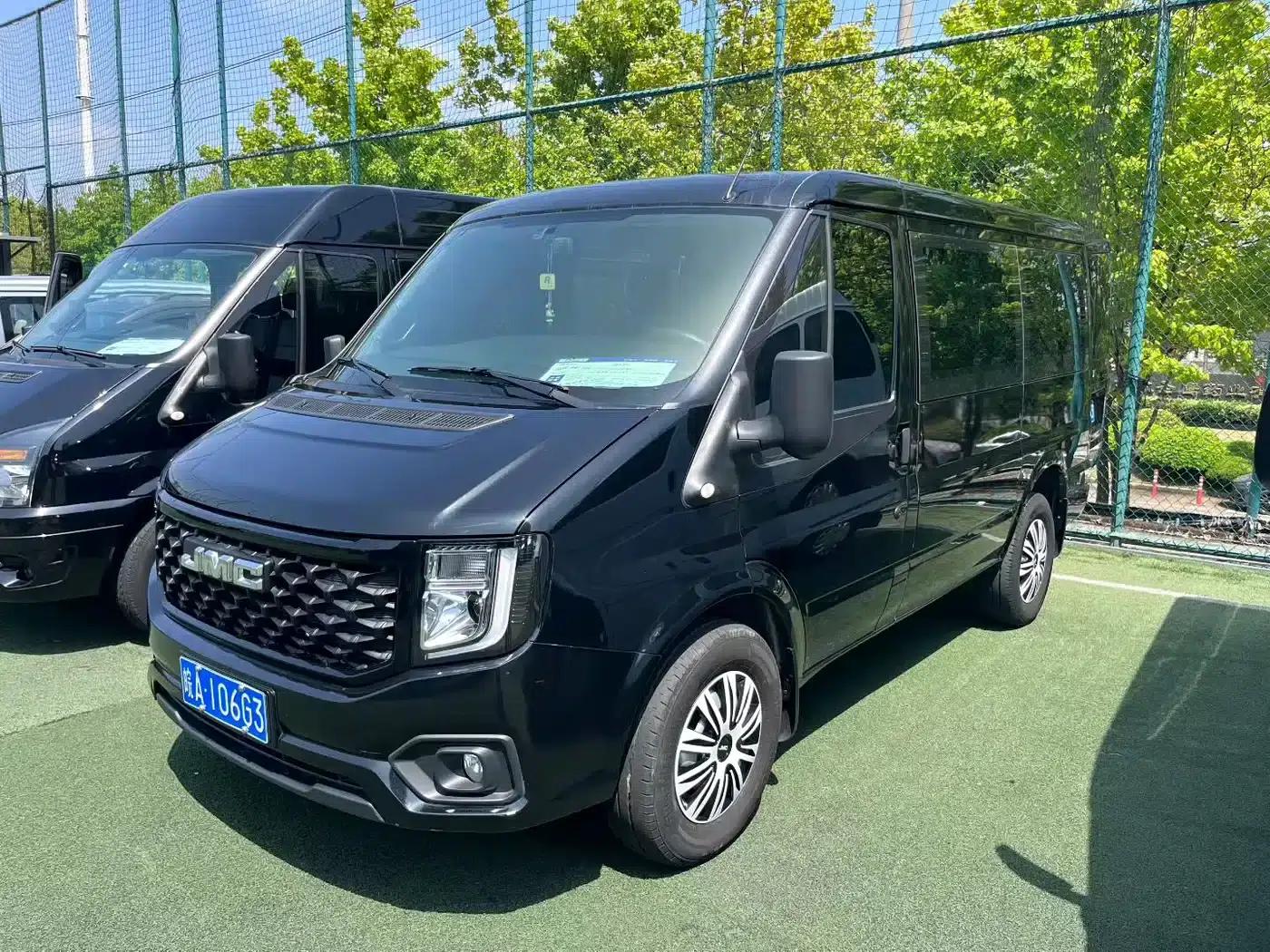 Jiangling Fushun 2025 2.0T 8AT Diesel Short Wheelbase Low Roof Commercial Multi-purpose Passenger Vehicle, 5/6 Seats, Double Tailgate — миниатюра 1
