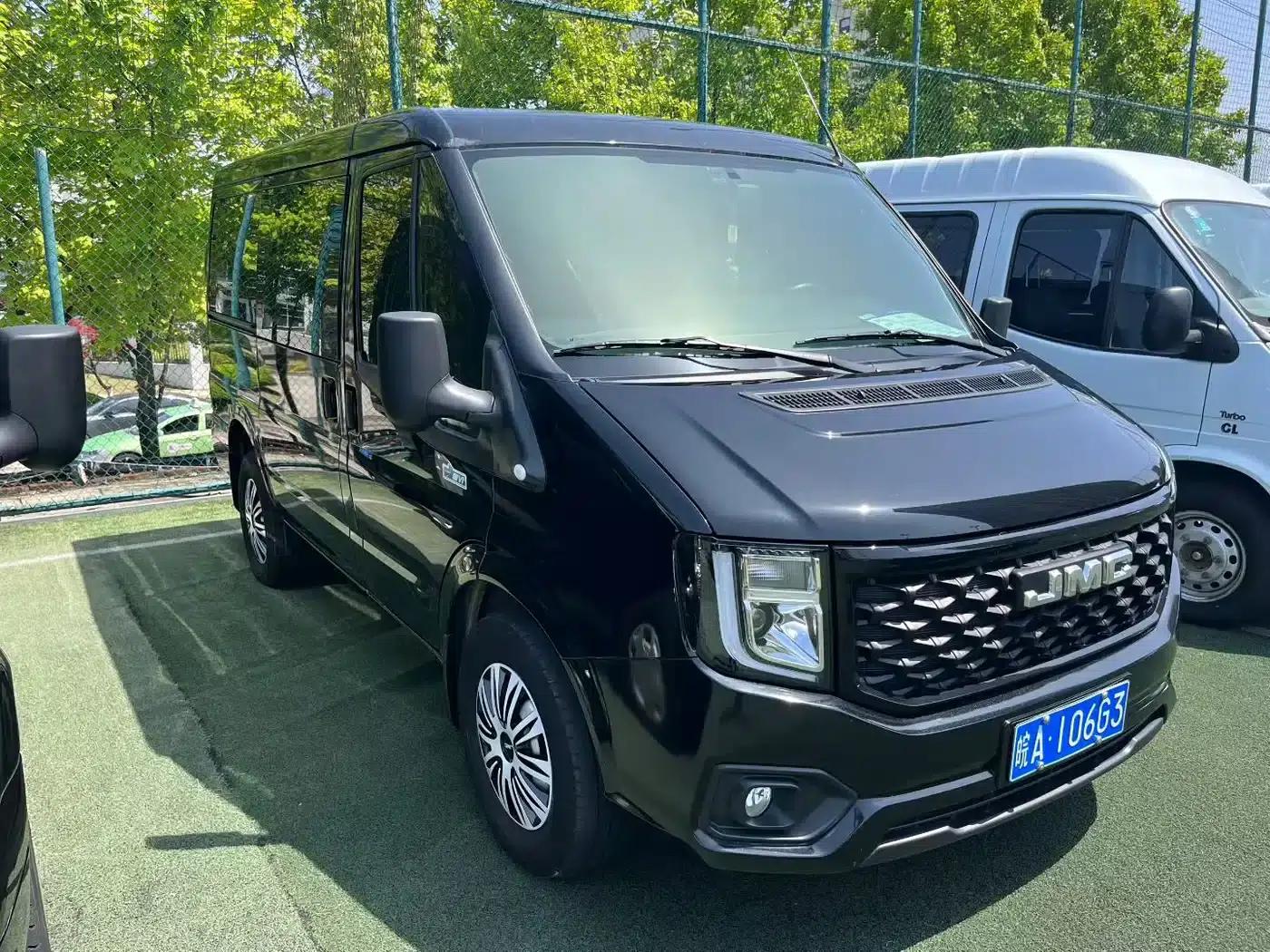 Jiangling Fushun 2025 2.0T 8AT Diesel Short Wheelbase Low Roof Commercial Multi-purpose Passenger Vehicle, 5/6 Seats, Double Tailgate — миниатюра 3